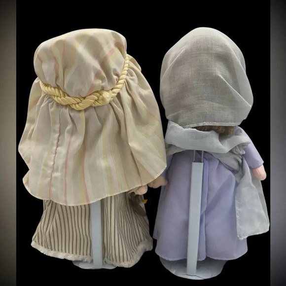Vintage Precious Moments Mary & Joseph Applause Nativity Dolls Doll Stand GUC - Picture 4 of 15